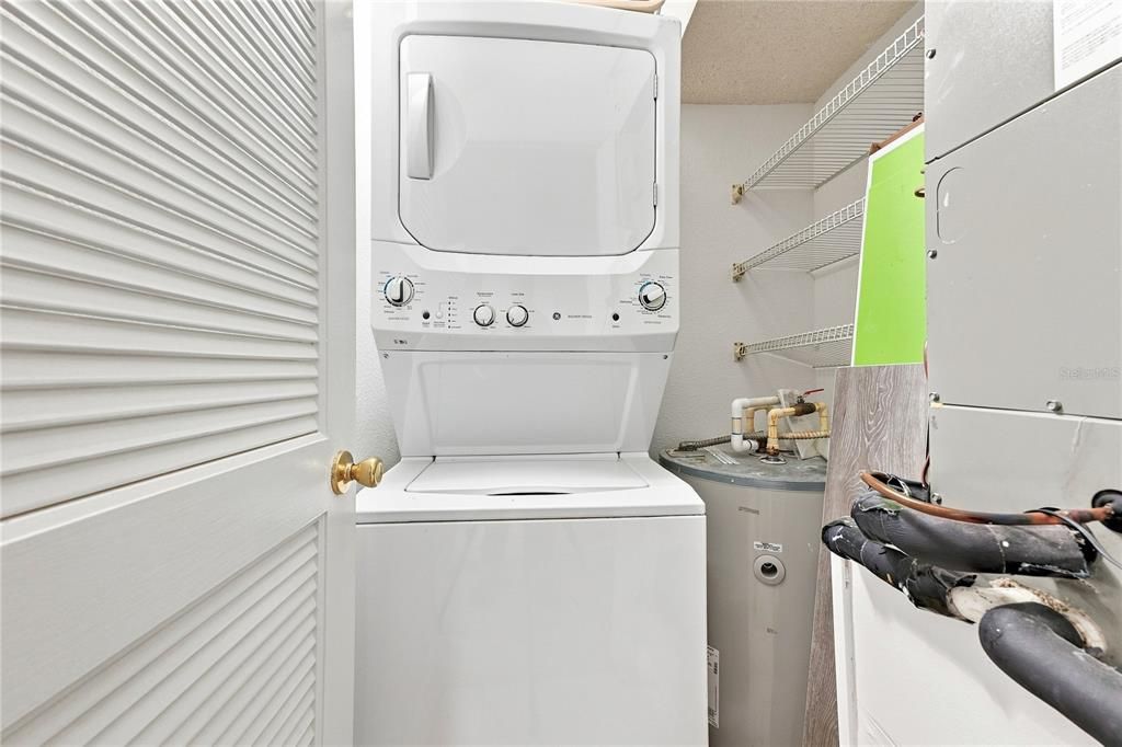 На продажу: $179,000 (2 спален, 2 ванн, 1010 Квадратных фут)