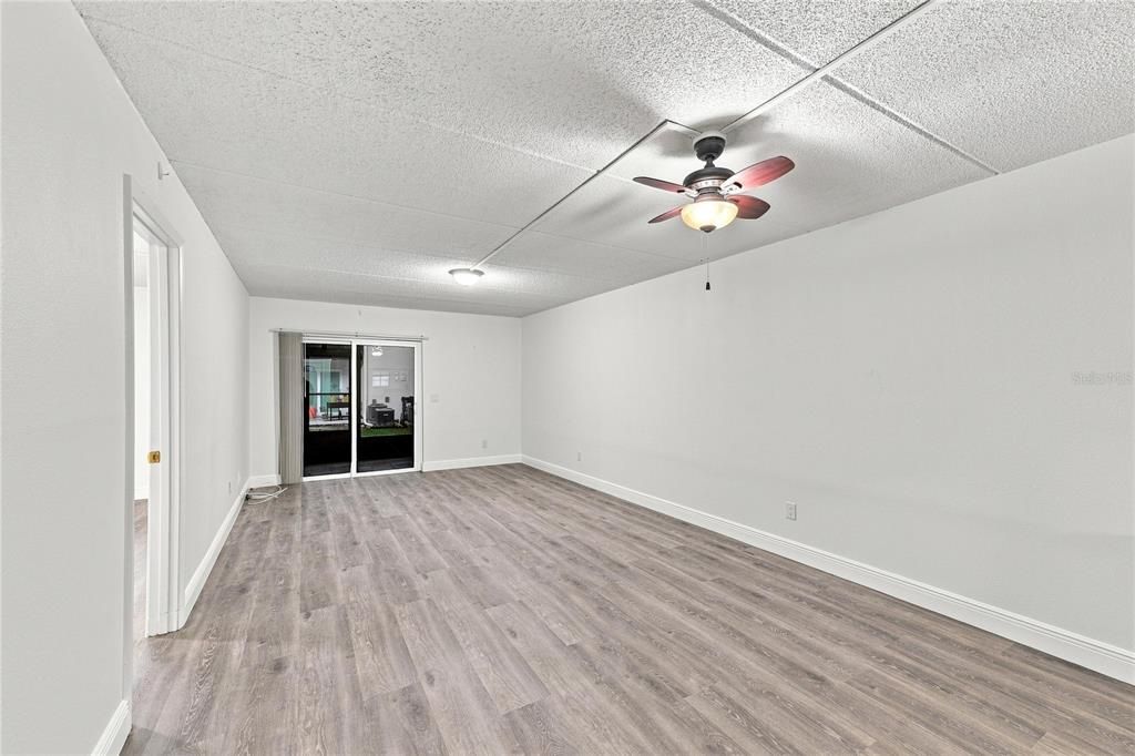 На продажу: $179,000 (2 спален, 2 ванн, 1010 Квадратных фут)