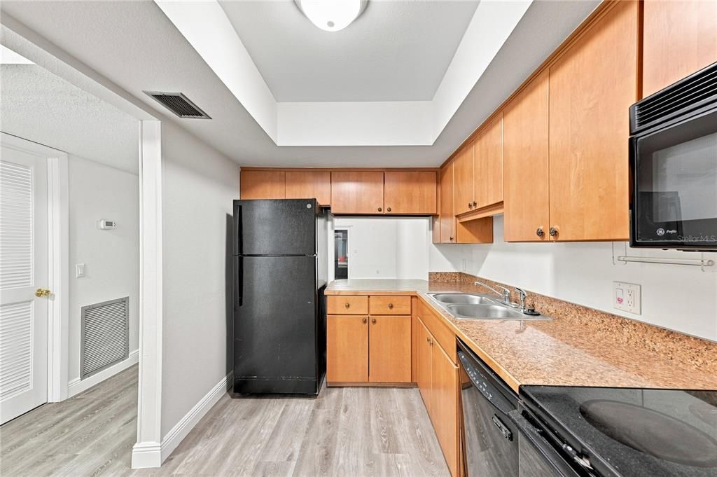 На продажу: $179,000 (2 спален, 2 ванн, 1010 Квадратных фут)