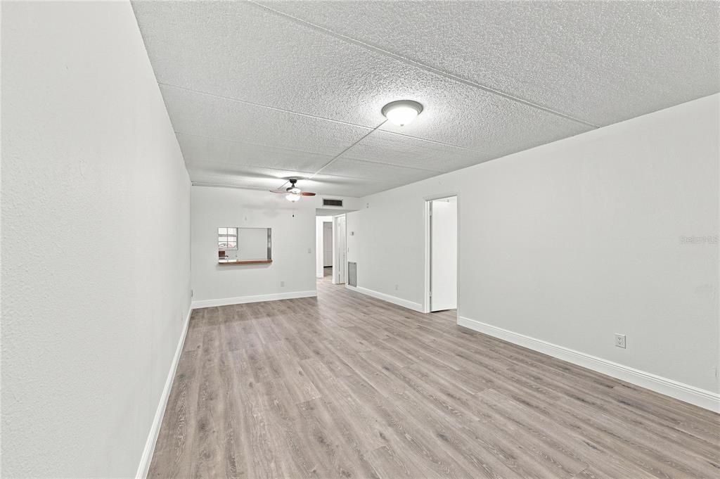 На продажу: $179,000 (2 спален, 2 ванн, 1010 Квадратных фут)