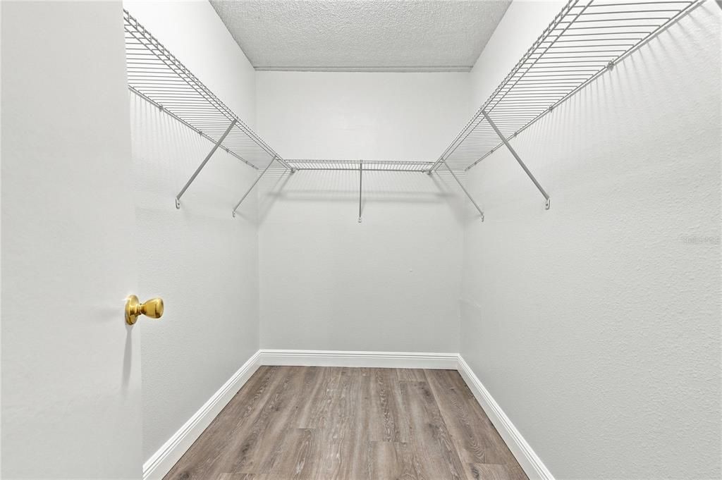 На продажу: $179,000 (2 спален, 2 ванн, 1010 Квадратных фут)