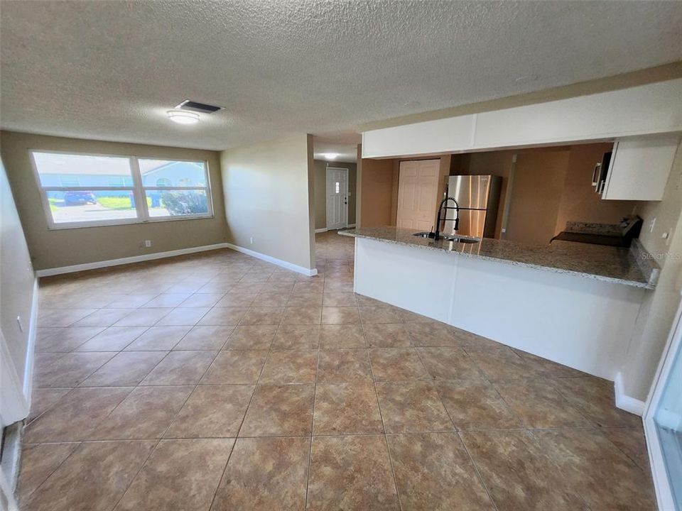 For Sale: $259,900 (2 beds, 2 baths, 1368 Square Feet)
