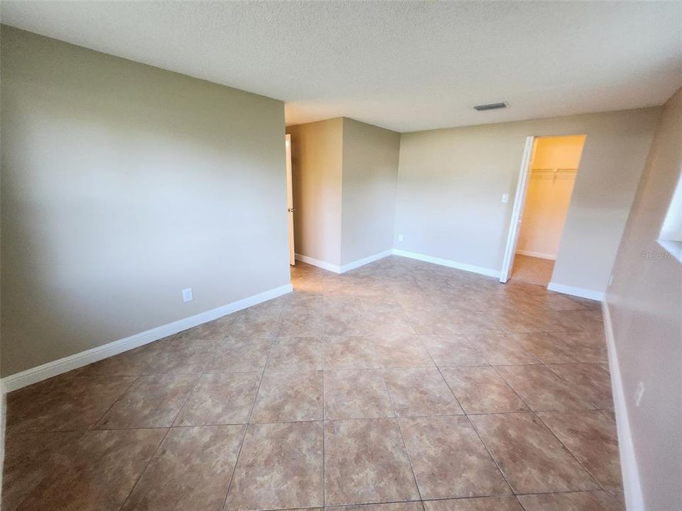 For Sale: $259,900 (2 beds, 2 baths, 1368 Square Feet)