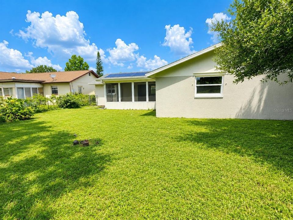 For Sale: $259,900 (2 beds, 2 baths, 1368 Square Feet)