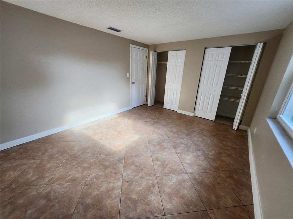 For Sale: $259,900 (2 beds, 2 baths, 1368 Square Feet)