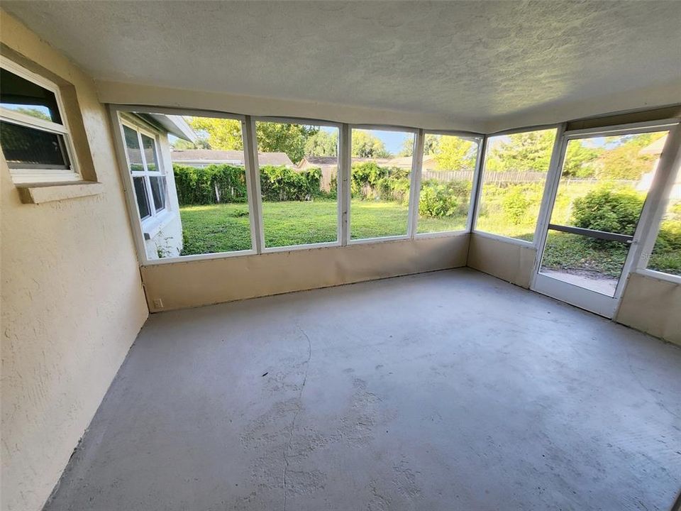 For Sale: $259,900 (2 beds, 2 baths, 1368 Square Feet)