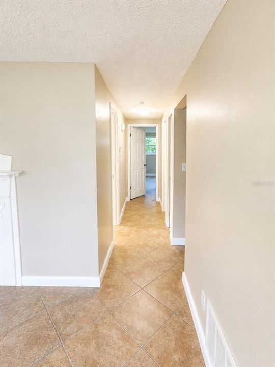 For Sale: $259,900 (2 beds, 2 baths, 1368 Square Feet)