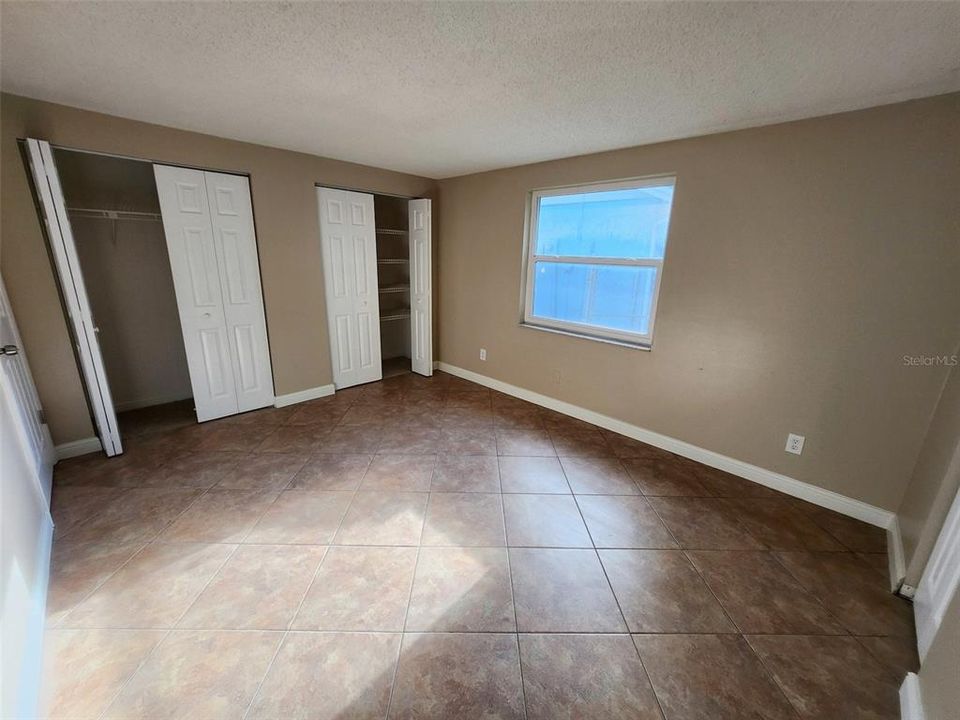 For Sale: $259,900 (2 beds, 2 baths, 1368 Square Feet)
