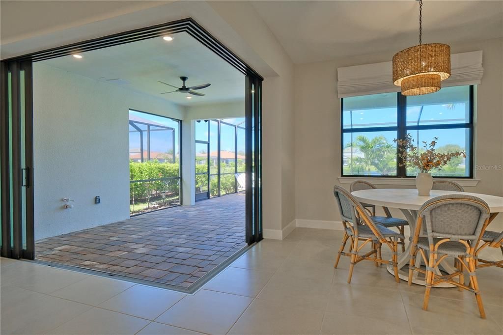For Sale: $650,000 (3 beds, 2 baths, 2084 Square Feet)