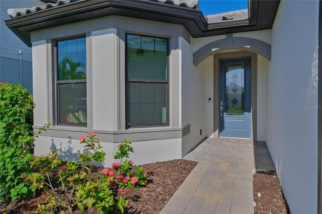 For Sale: $650,000 (3 beds, 2 baths, 2084 Square Feet)
