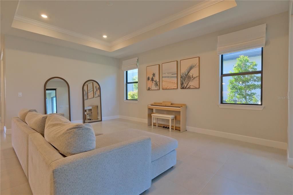 For Sale: $650,000 (3 beds, 2 baths, 2084 Square Feet)