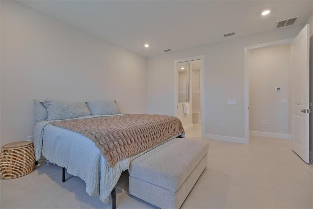 For Sale: $650,000 (3 beds, 2 baths, 2084 Square Feet)