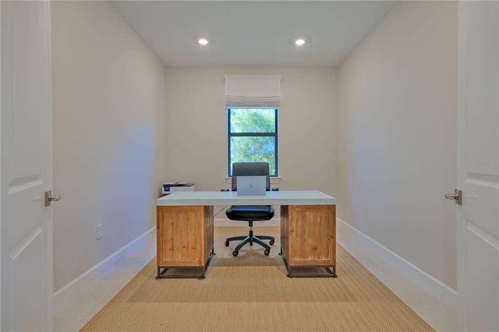 For Sale: $650,000 (3 beds, 2 baths, 2084 Square Feet)