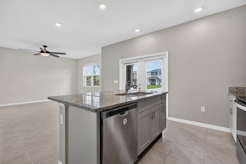 For Sale: $303,900 (3 beds, 2 baths, 1614 Square Feet)