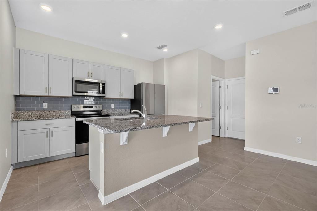 For Sale: $303,900 (3 beds, 2 baths, 1614 Square Feet)