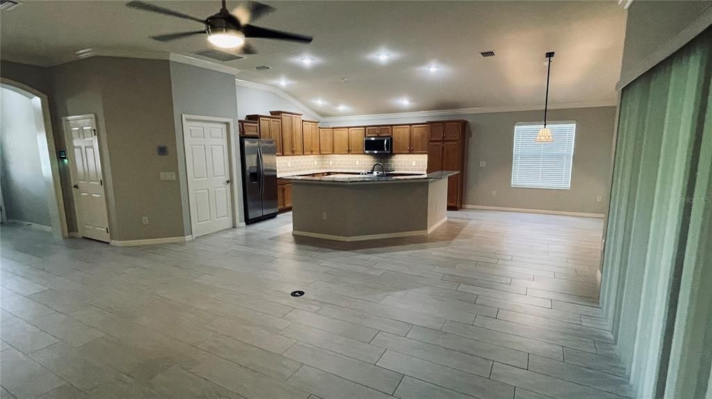 For Sale: $484,900 (3 beds, 2 baths, 1895 Square Feet)