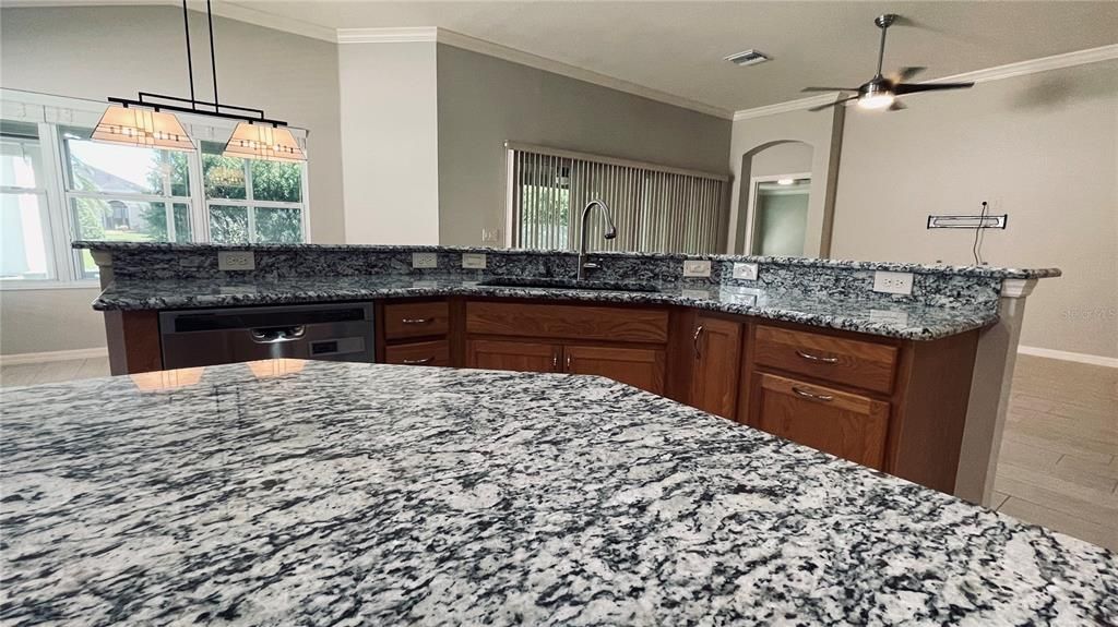 For Sale: $484,900 (3 beds, 2 baths, 1895 Square Feet)