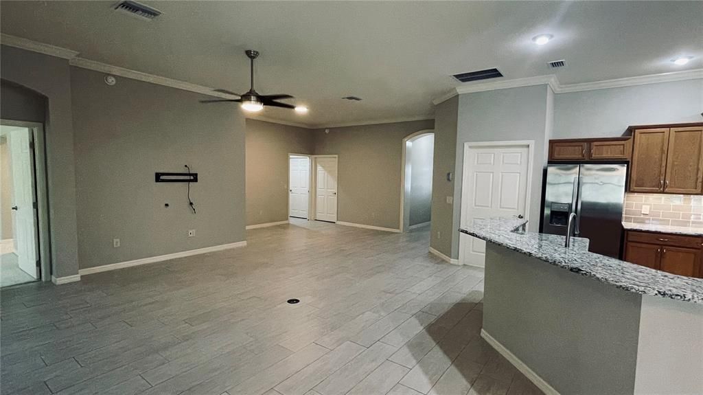 For Sale: $484,900 (3 beds, 2 baths, 1895 Square Feet)