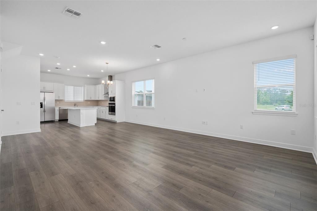 For Rent: $2,350 (3 beds, 2 baths, 1767 Square Feet)