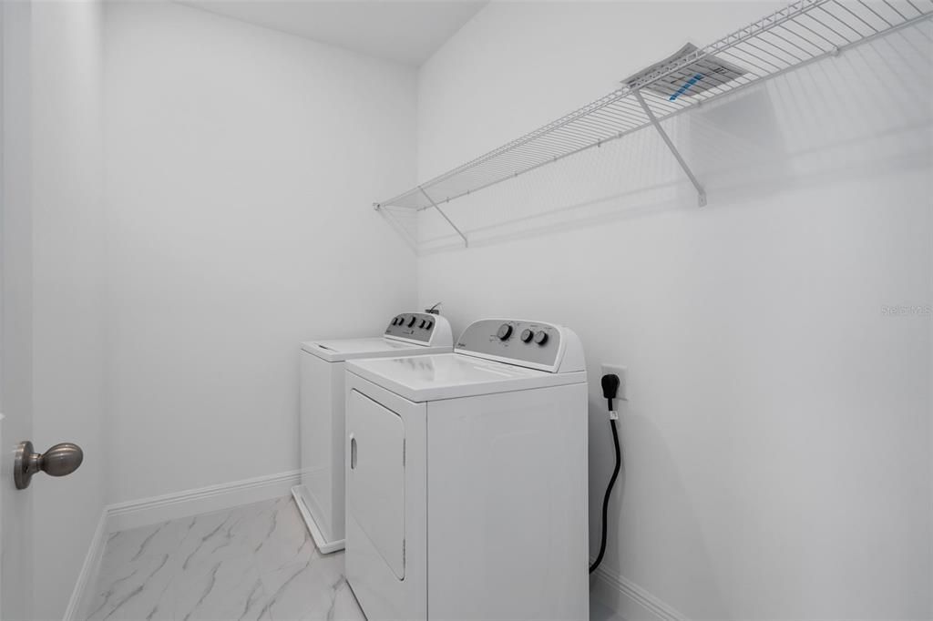 For Rent: $2,350 (3 beds, 2 baths, 1767 Square Feet)