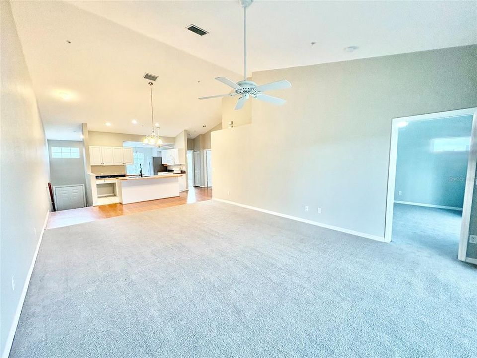 For Rent: $1,950 (2 beds, 2 baths, 1346 Square Feet)