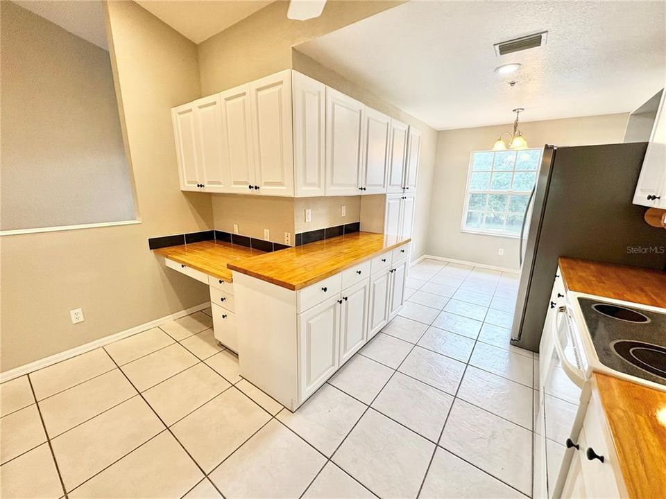 For Rent: $1,950 (2 beds, 2 baths, 1346 Square Feet)