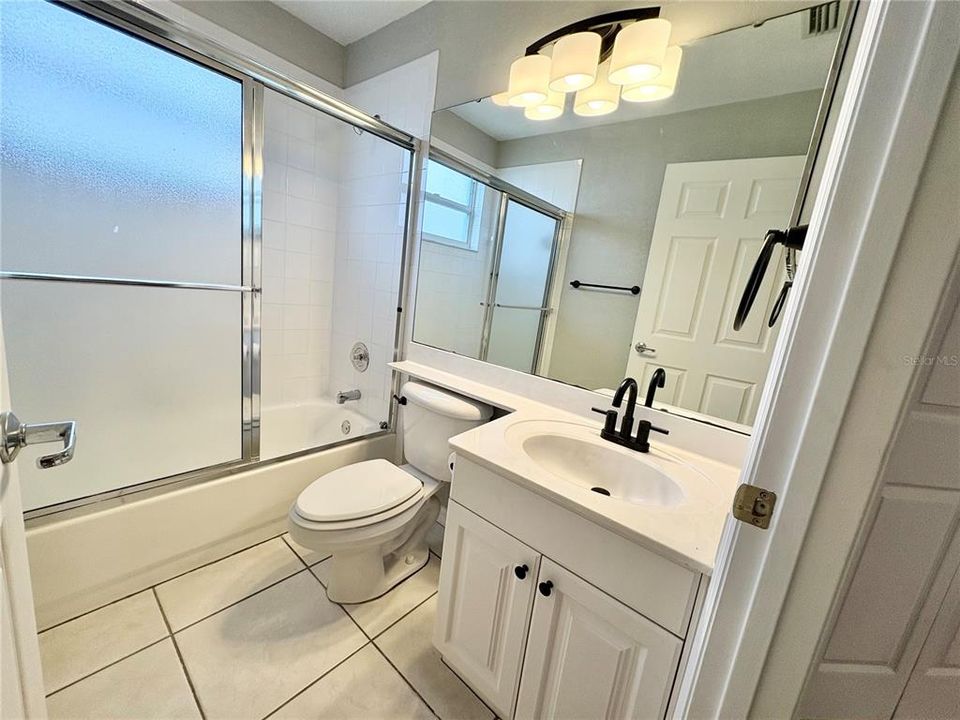 For Rent: $1,950 (2 beds, 2 baths, 1346 Square Feet)