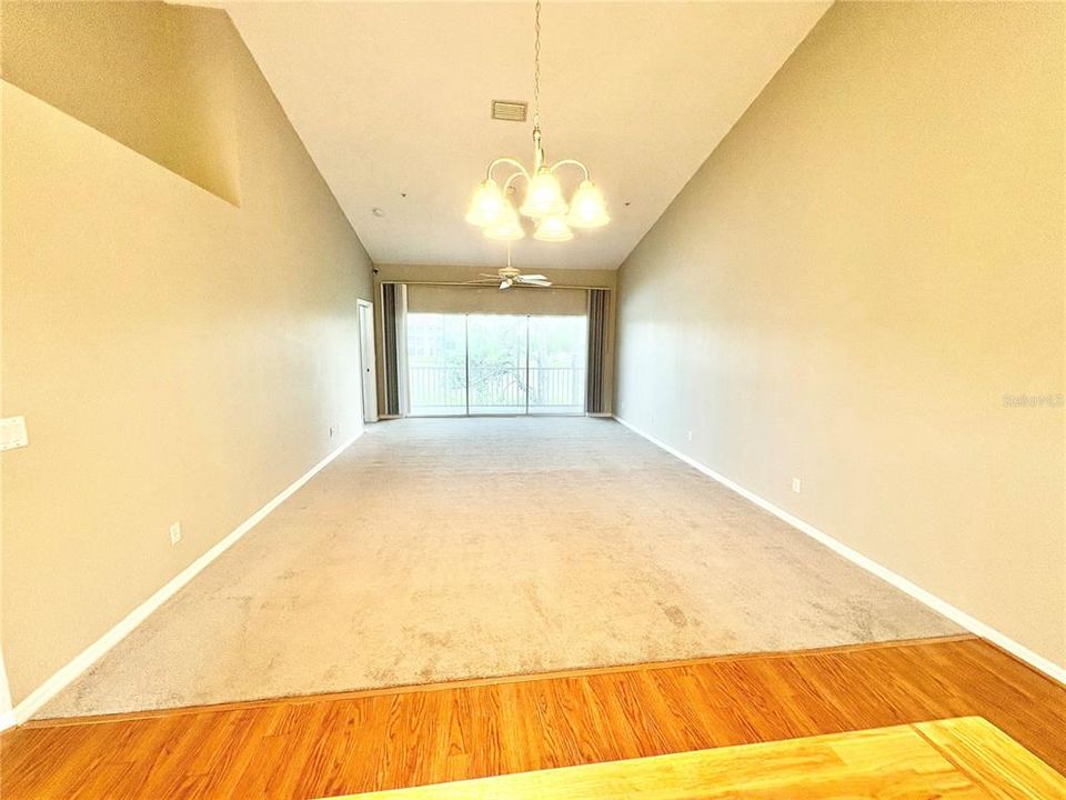 For Rent: $1,950 (2 beds, 2 baths, 1346 Square Feet)