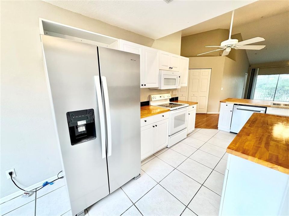 For Rent: $1,950 (2 beds, 2 baths, 1346 Square Feet)