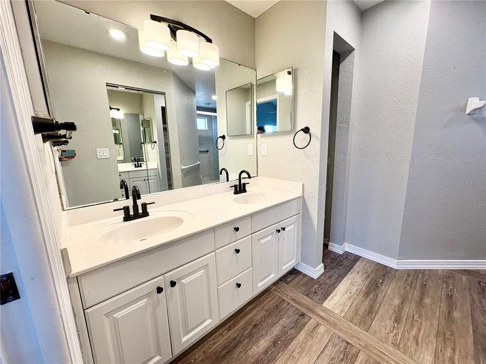 For Rent: $1,950 (2 beds, 2 baths, 1346 Square Feet)