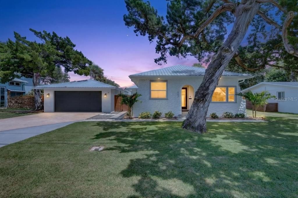 En Venta: $1,250,000 (3 camas, 3 baños, 1943 Pies cuadrados)