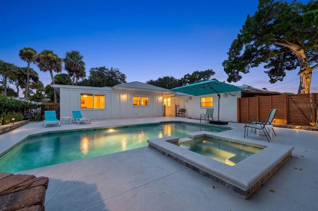 En Venta: $1,250,000 (3 camas, 3 baños, 1943 Pies cuadrados)