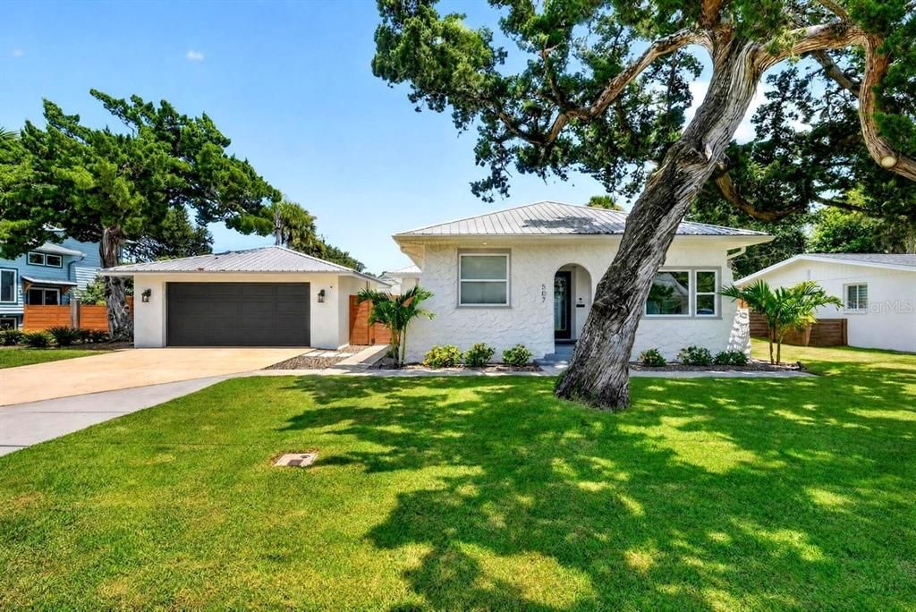En Venta: $1,250,000 (3 camas, 3 baños, 1943 Pies cuadrados)