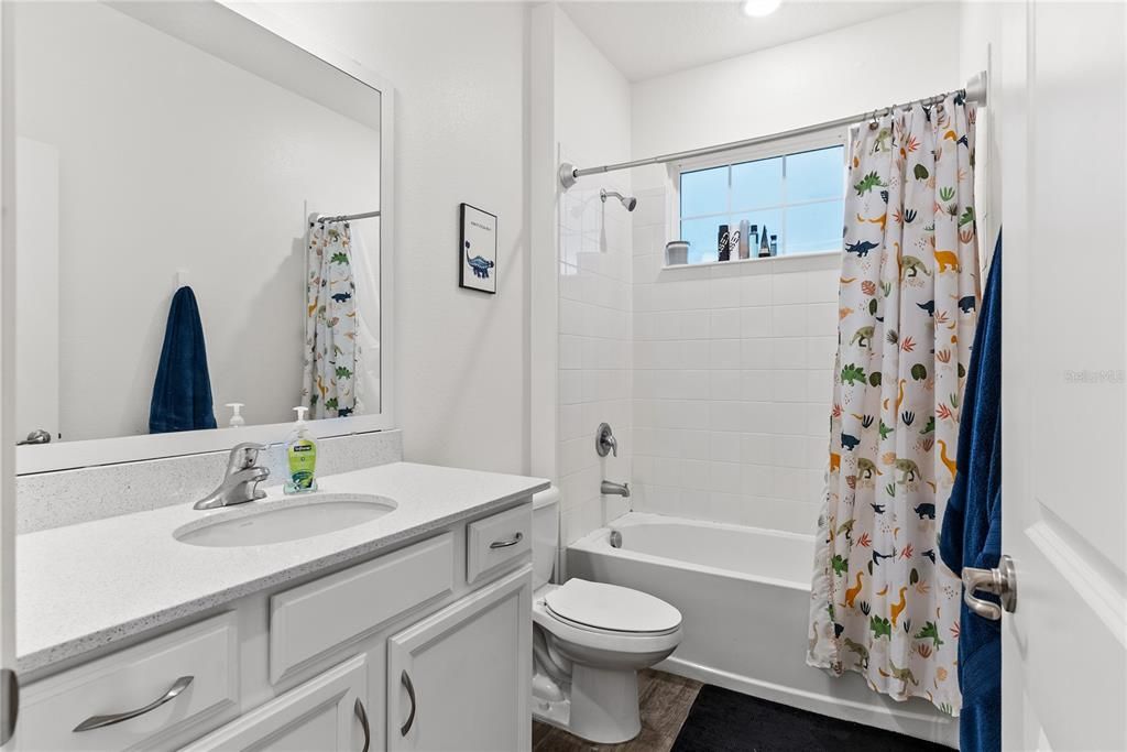 待售: $485,000 (4 贝兹, 3 浴室, 2570 平方英尺)