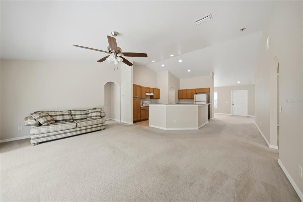 For Sale: $250,000 (3 beds, 2 baths, 1882 Square Feet)