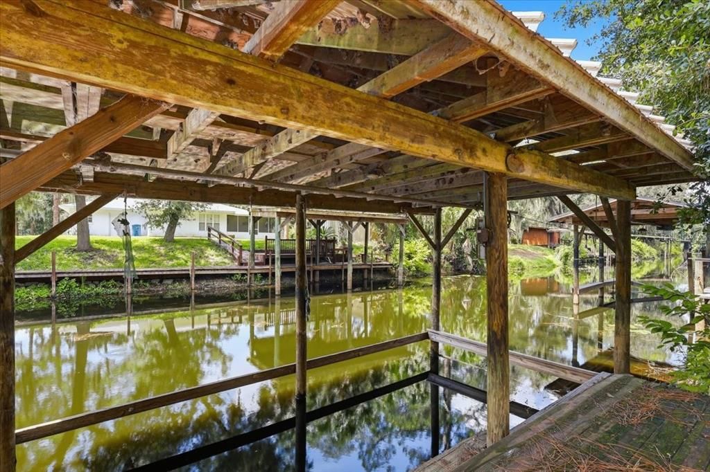 For Sale: $329,900 (2 beds, 1 baths, 1210 Square Feet)