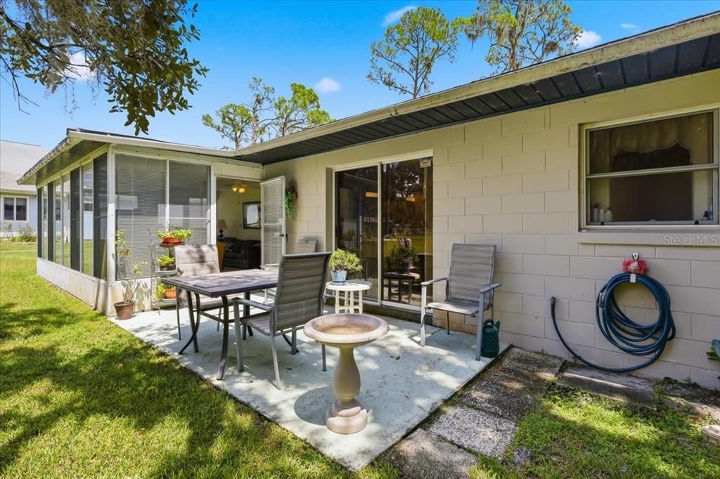 For Sale: $329,900 (2 beds, 1 baths, 1210 Square Feet)