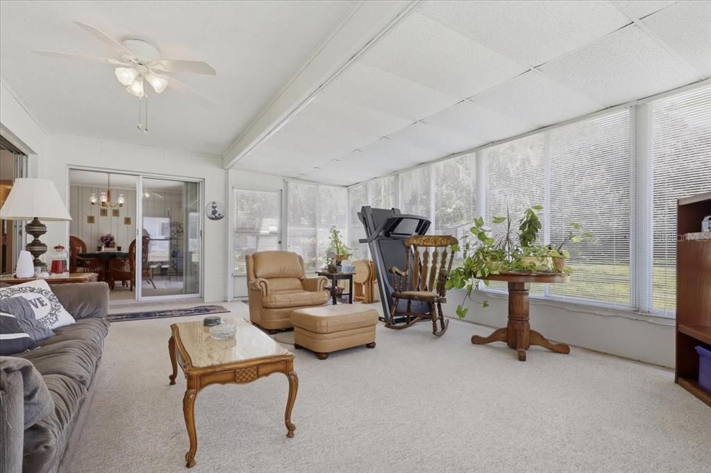 For Sale: $329,900 (2 beds, 1 baths, 1210 Square Feet)