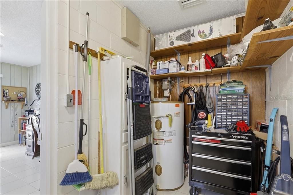 For Sale: $329,900 (2 beds, 1 baths, 1210 Square Feet)