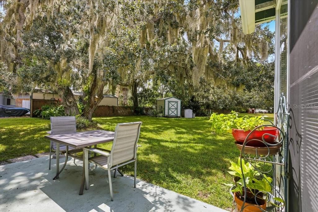 For Sale: $329,900 (2 beds, 1 baths, 1210 Square Feet)