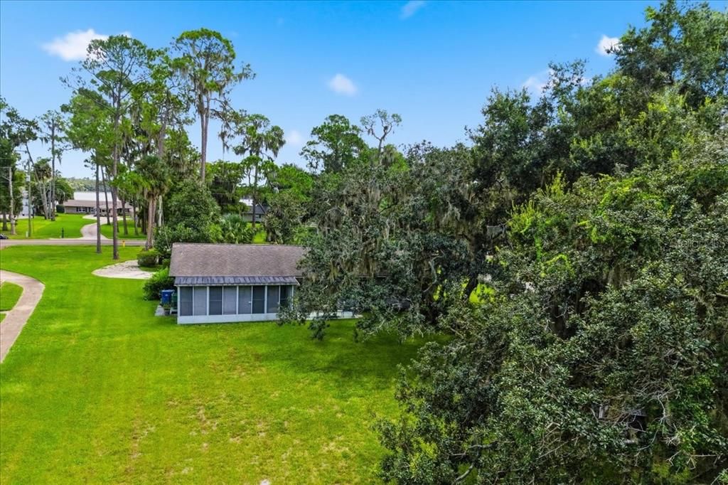 For Sale: $329,900 (2 beds, 1 baths, 1210 Square Feet)