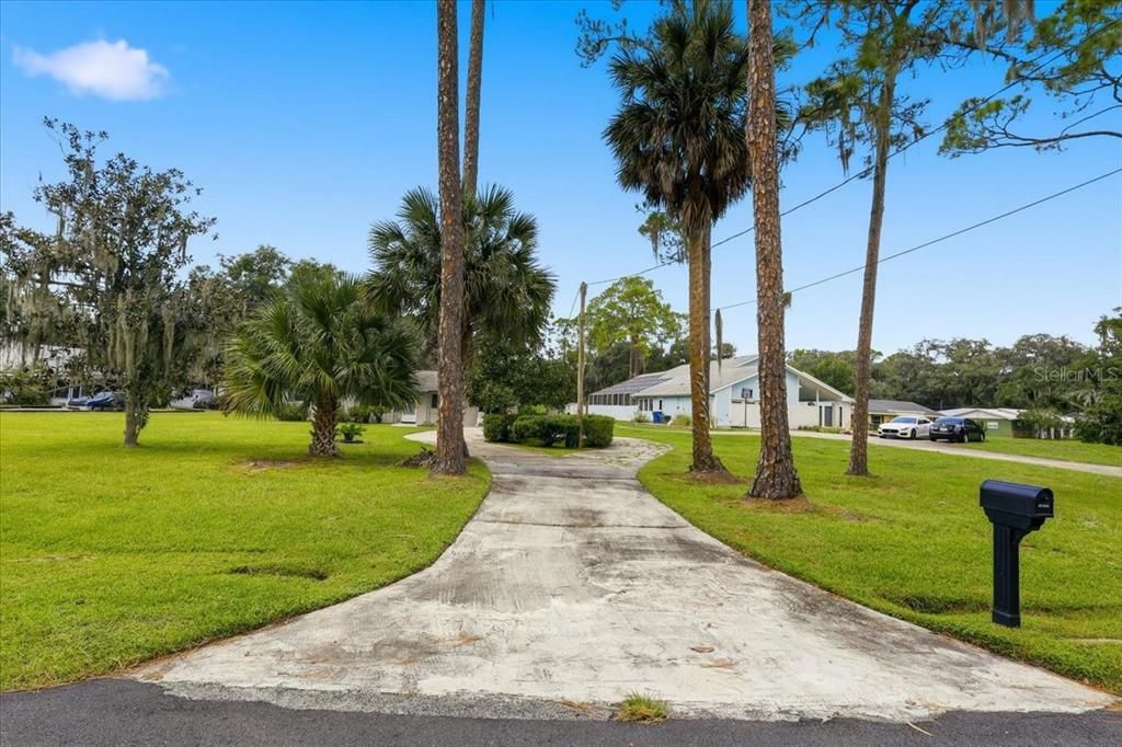 For Sale: $329,900 (2 beds, 1 baths, 1210 Square Feet)