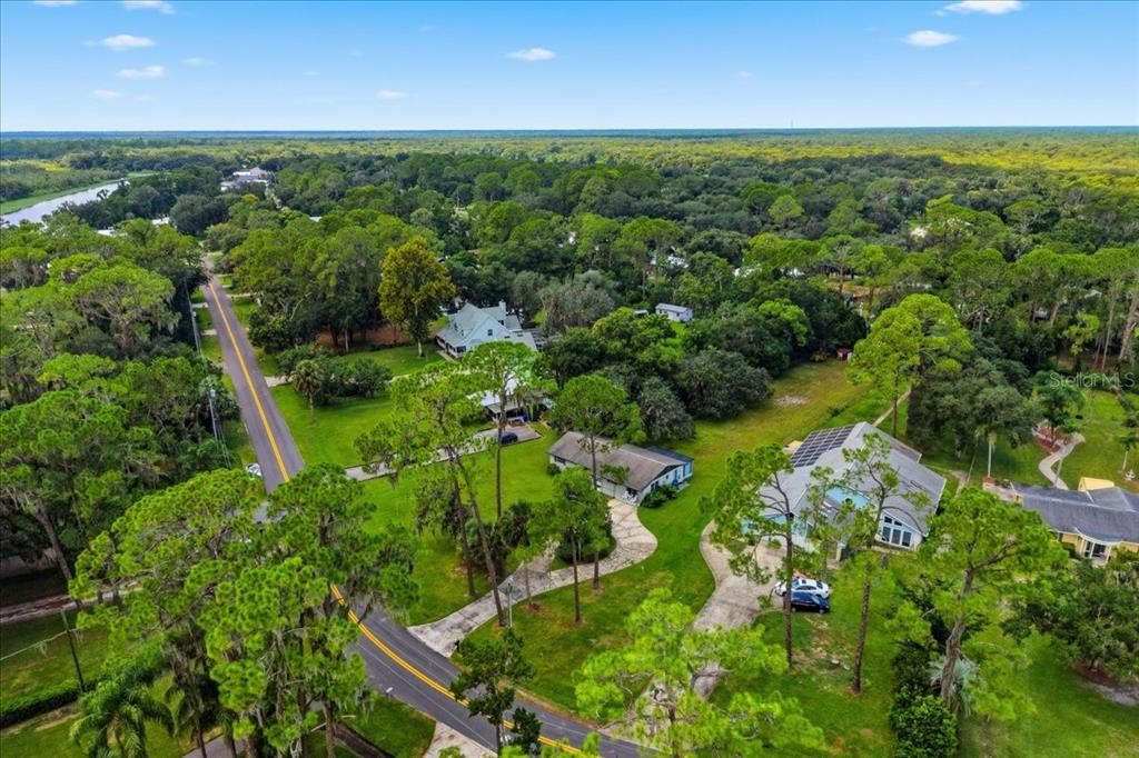 For Sale: $329,900 (2 beds, 1 baths, 1210 Square Feet)