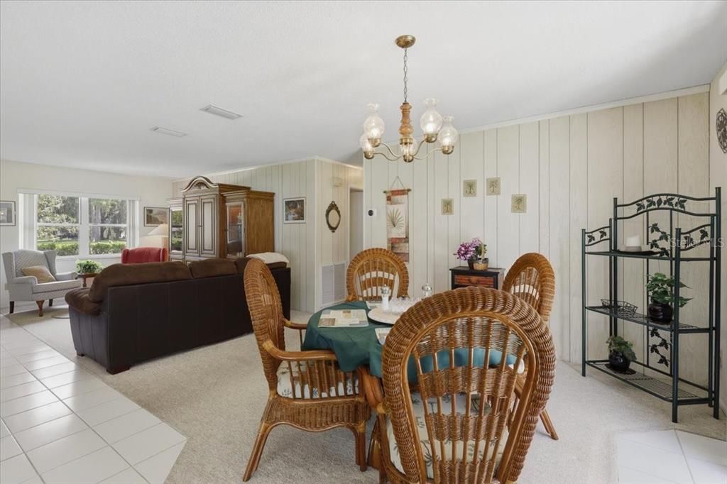 For Sale: $329,900 (2 beds, 1 baths, 1210 Square Feet)
