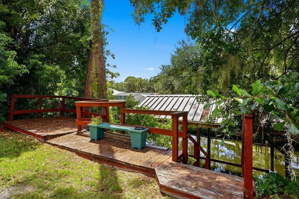 For Sale: $329,900 (2 beds, 1 baths, 1210 Square Feet)