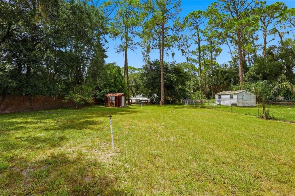 For Sale: $329,900 (2 beds, 1 baths, 1210 Square Feet)