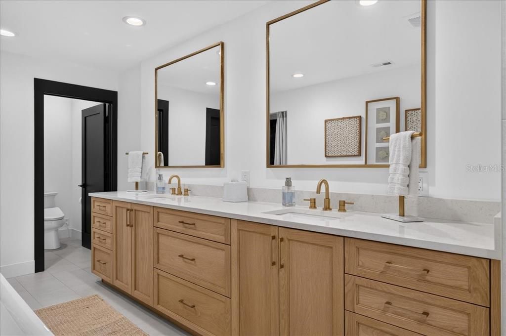 For Sale: $1,200,000 (4 beds, 2 baths, 3154 Square Feet)