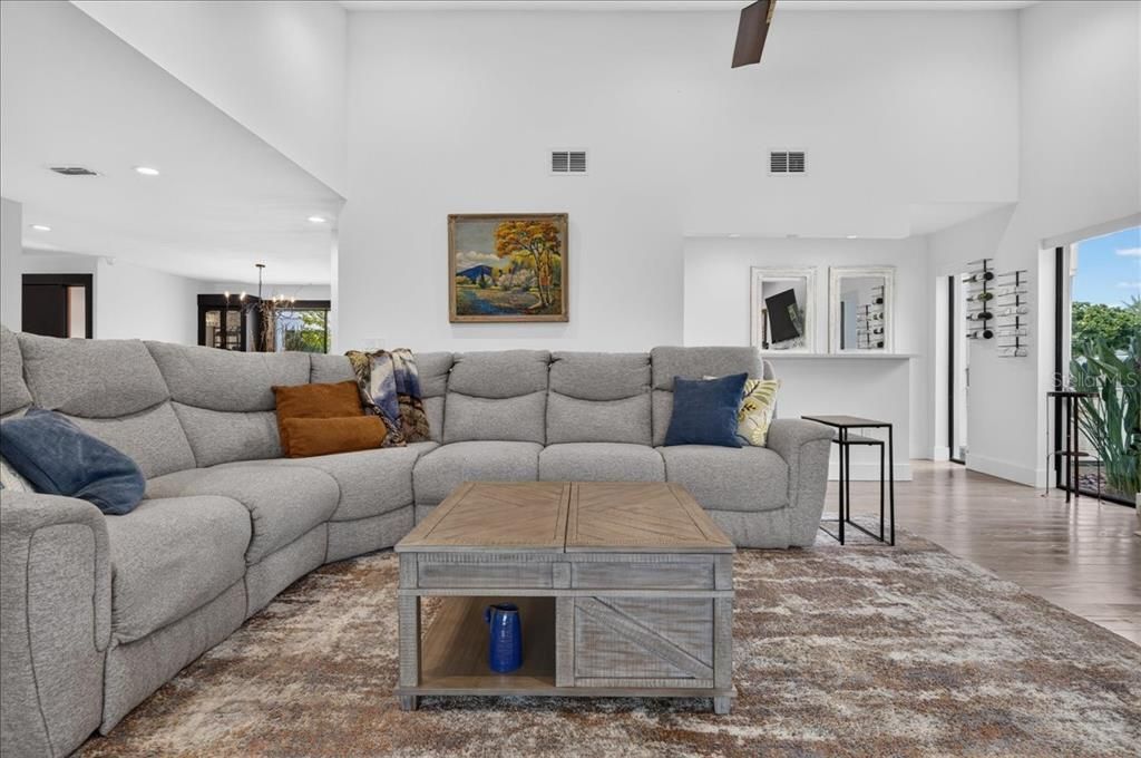 For Sale: $1,200,000 (4 beds, 2 baths, 3154 Square Feet)