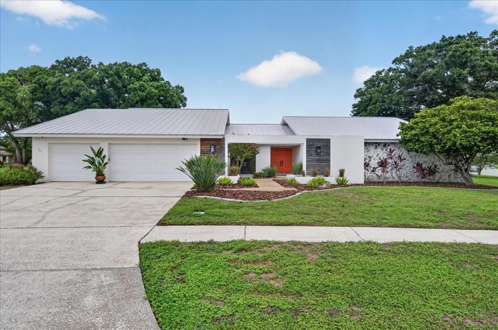 For Sale: $1,200,000 (4 beds, 2 baths, 3154 Square Feet)