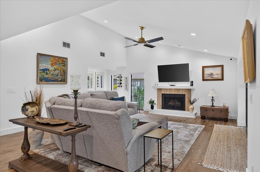 For Sale: $1,200,000 (4 beds, 2 baths, 3154 Square Feet)